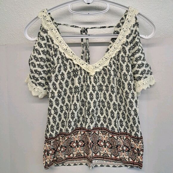 La Hearts Tops - LA Hearts Women's M Cold Shoulder Short Sleeve Blouse